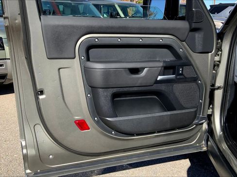 New 2025 Land Rover Defender 90 S image 9