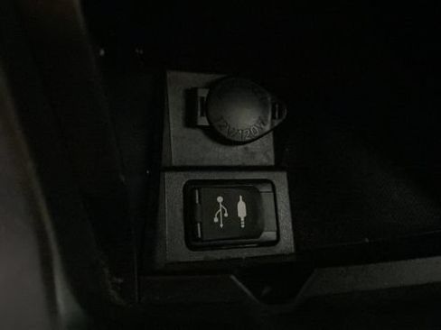 Used 2016 Toyota Camry LE FWD image 30
