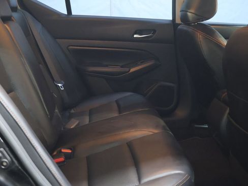 Used 2022 Nissan Altima 2.5 SR w/ Midnight Edition Package FWD image 13