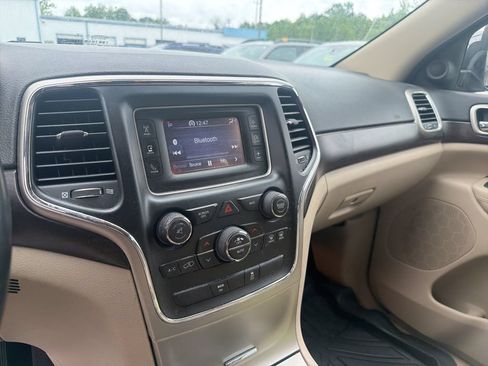 Used 2014 Jeep Grand Cherokee Laredo AWD/4WD image 13