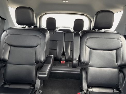 Used 2024 Ford Explorer Limited AWD/4WD image 42