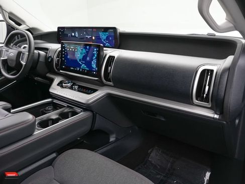 Certified 2025 Ford Expedition Active AWD/4WD image 29