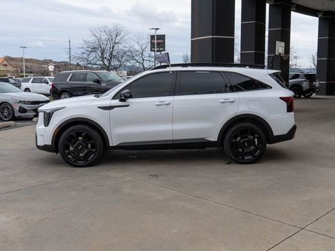 Certified 2024 Kia Sorento SX Prestige w/ Olive Brown Leather Package image 4