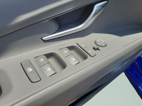 Certified 2024 Hyundai Elantra SEL FWD image 18