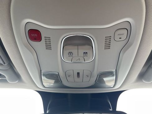 Used 2023 Jeep Renegade Altitude w/ Sun/Sound Group image 19