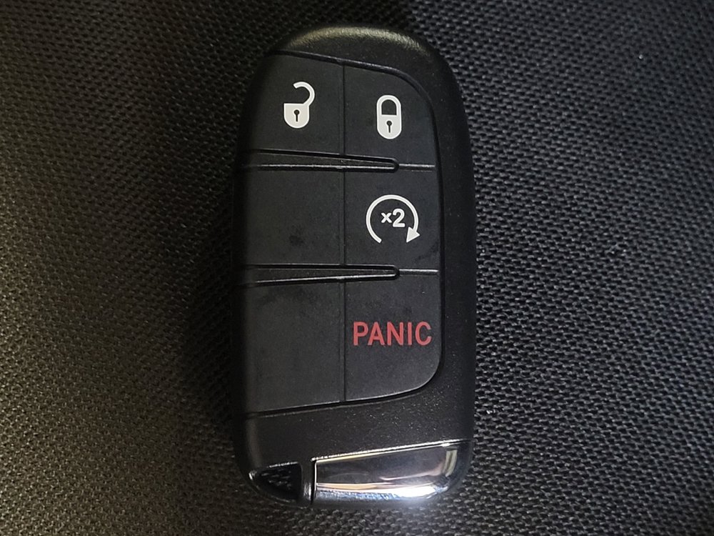 Used 2020 Jeep Renegade Latitude FWD image 32