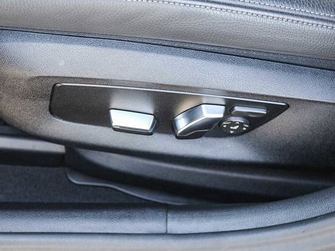 Used 2023 BMW 530e w/ M Sport Package image 35