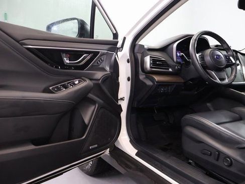 Certified 2025 Subaru Outback Limited image 8