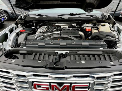 Used 2024 GMC Sierra 2500 Denali w/ Denali Reserve Package image 23