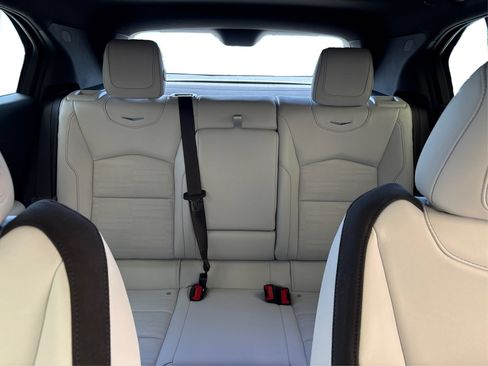 Certified 2024 Cadillac XT4 Sport FWD image 19