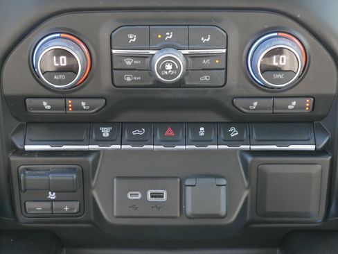 Certified 2022 Chevrolet Silverado 2500 LT w/ Convenience Package image 21