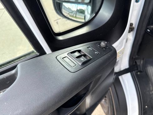 Used 2024 RAM ProMaster 2500 w/ Convenience Group FWD image 24