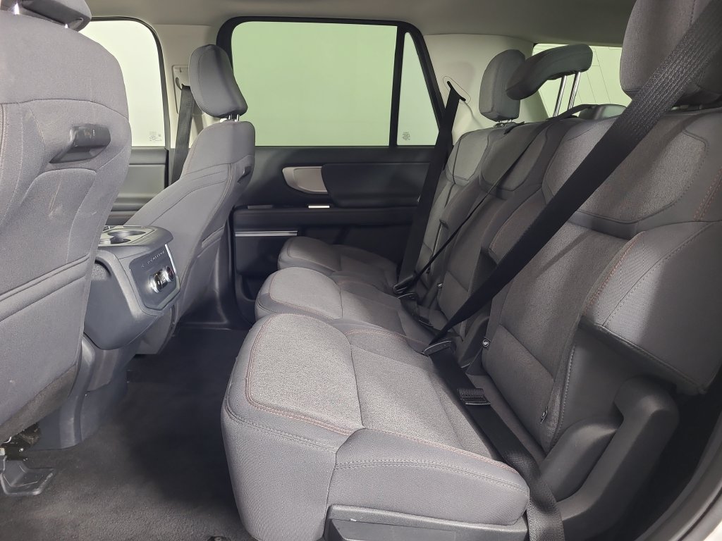 Used 2025 Ford Expedition Active AWD/4WD image 19