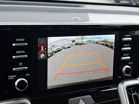 Used 2023 Kia Sorento LX image 17