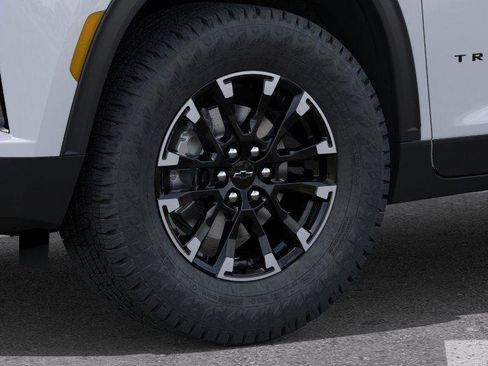 New 2026 Chevrolet Traverse Z71 w/ Driver Confidence Package image 9