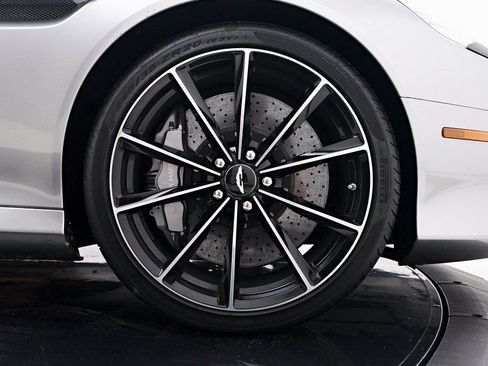 Used 2016 Aston Martin DB9 GT image 45