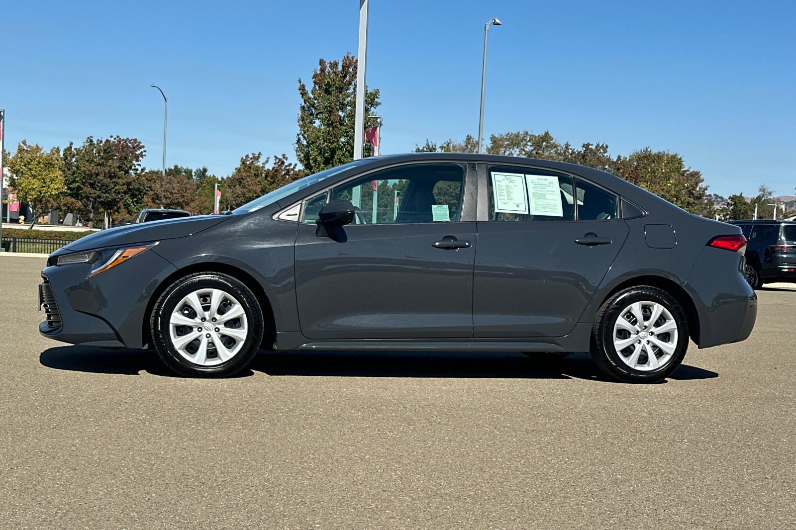 Used 2024 Toyota Corolla LE FWD image 7