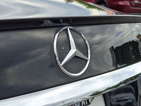 Used 2018 Mercedes-Benz E 300 4MATIC image 29
