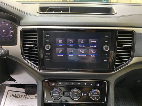 Used 2020 Volkswagen Atlas Cross Sport SEL Premium AWD/4WD image 41