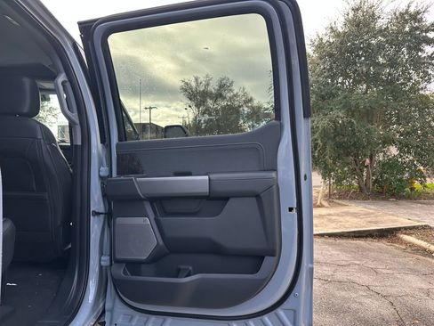 New 2026 Ford F250 Lariat w/ Black Appearance Package image 39