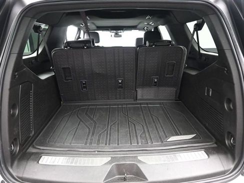 Used 2022 Chevrolet Suburban Z71 image 20