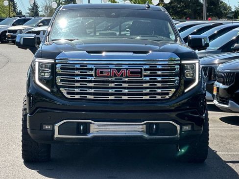 Used 2022 GMC Sierra 1500 Denali w/ Denali Reserve Package AWD/4WD image 9