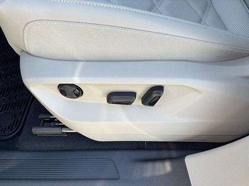 New 2026 Volkswagen Atlas SE image 15