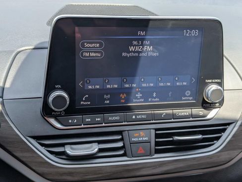 Used 2024 Nissan Altima 2.5 SV FWD image 22
