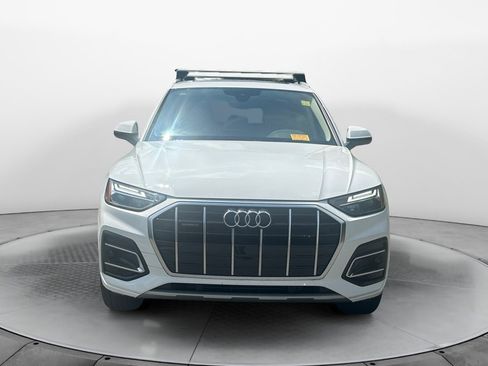 Used 2023 Audi Q5 2.0T Premium w/ Convenience Package AWD/4WD image 2