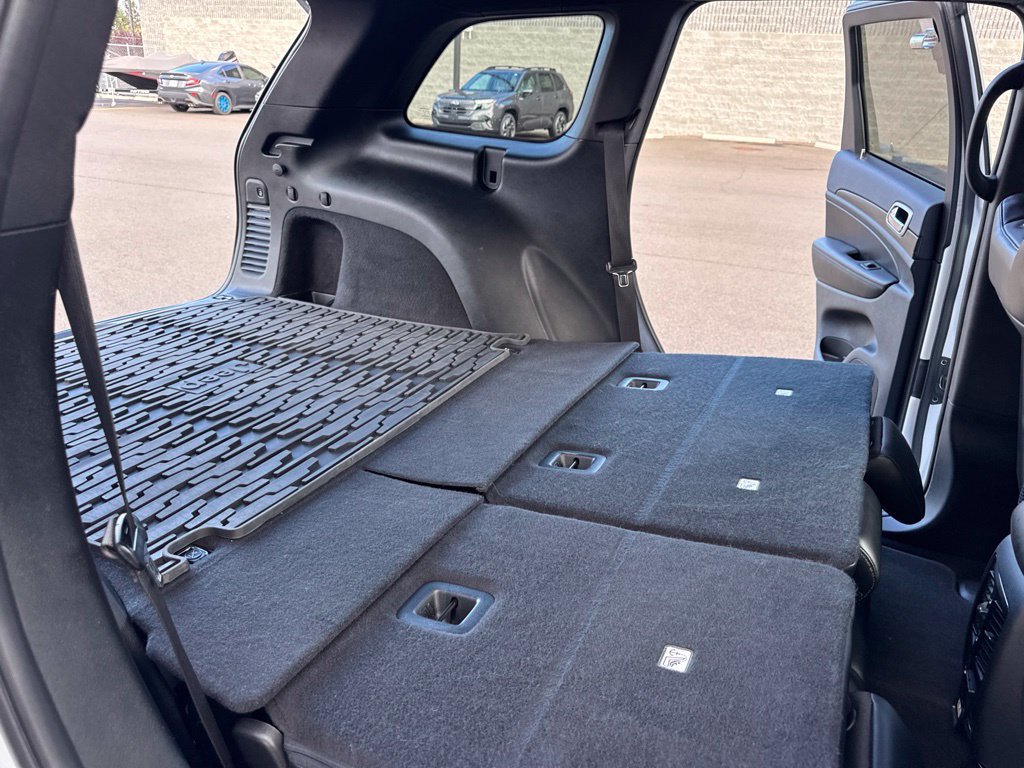 Used 2020 Jeep Grand Cherokee Altitude AWD/4WD image 17