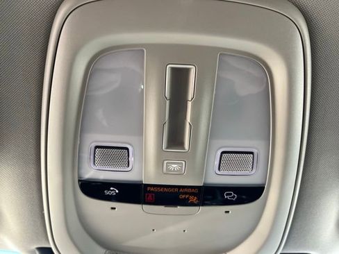 Used 2025 Volvo XC90 B6 Plus image 30