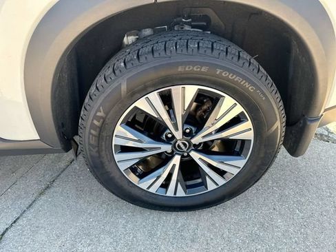 Used 2023 Nissan Rogue SV AWD/4WD image 46