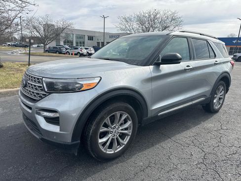 Used 2023 Ford Explorer Limited w/ Equipment Group 301A image 2