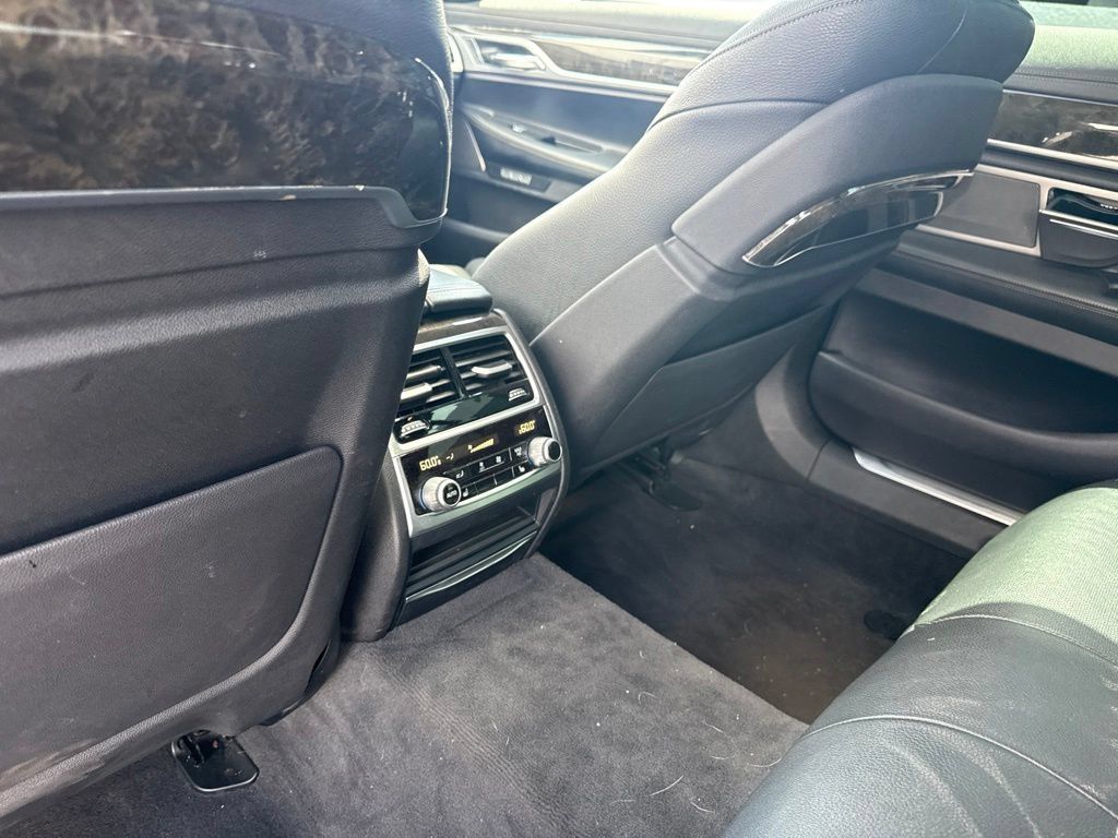 Used 2016 BMW 740i RWD image 17