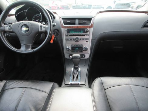 Used 2010 Chevrolet Malibu LTZ image 15