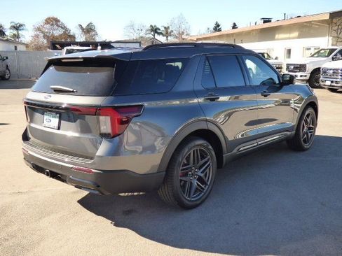 New 2026 Ford Explorer ST-Line w/ ST-Line Street Pack image 3