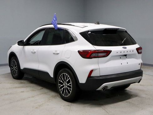 Certified 2023 Ford Escape SE image 10