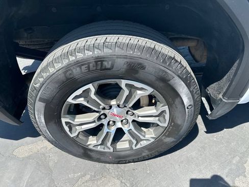 Certified 2024 GMC Sierra 1500 SLT RWD image 9