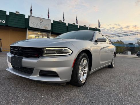 Used 2020 Dodge Charger SXT w/ Leather Interior Group image 29