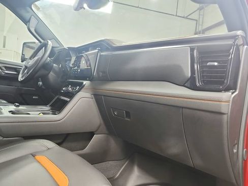Used 2025 GMC Sierra 2500 AT4 w/ AT4 Premium Plus Package AWD/4WD image 48