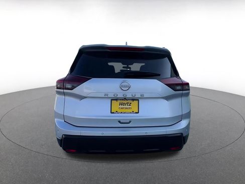 Used 2025 Nissan Rogue SV FWD image 12