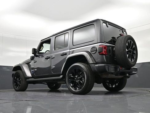Used 2021 Jeep Wrangler Unlimited Sahara w/ Cold Weather Group AWD/4WD image 29