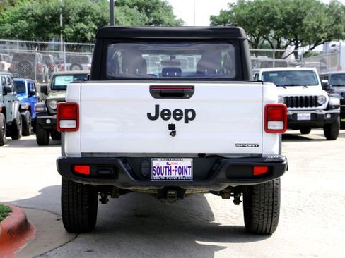Used 2021 Jeep Gladiator Sport w/ Trailer Tow Package AWD/4WD image 6