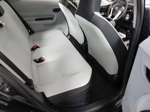 Used 2014 Toyota Prius C One image 22