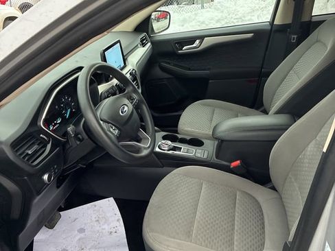 Used 2020 Ford Escape SE image 6
