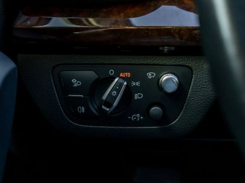 Used 2018 Audi Q5 Prestige w/ Prestige Package image 24