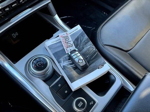 Used 2023 Ford Explorer Limited image 34