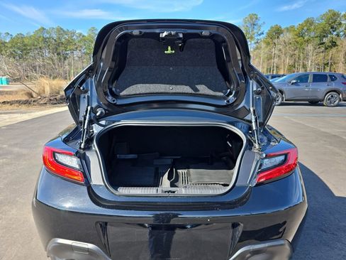Used 2023 Toyota GR86 Base w/ ALL Weather Mat Package (TMS) image 15
