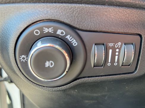 Used 2021 Jeep Compass Limited image 16