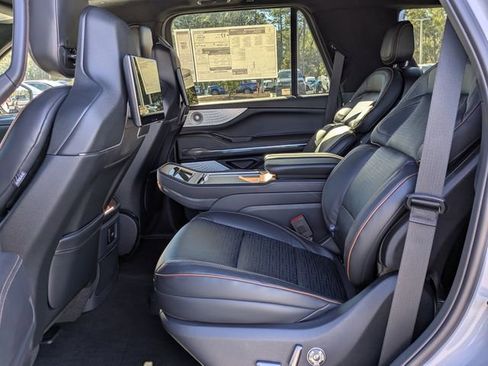 New 2025 Lincoln Navigator Black Label AWD/4WD image 13
